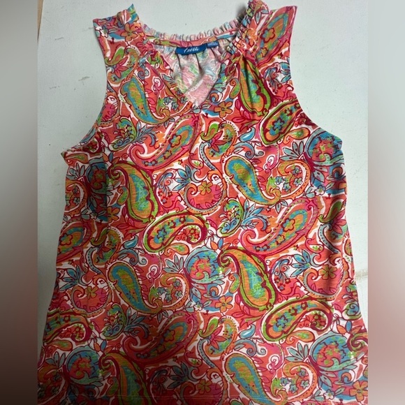 fresh Tops - FRESH MULTICOLOR SLEEVELESS PAISLEY TOP
SIZE MEDIUM. V NECK. Cotton/polyester